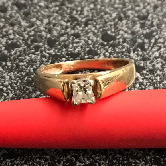 Princess Cut Dimond Ring 14k Gold-Quarter Karat - Picture 1 of 4
